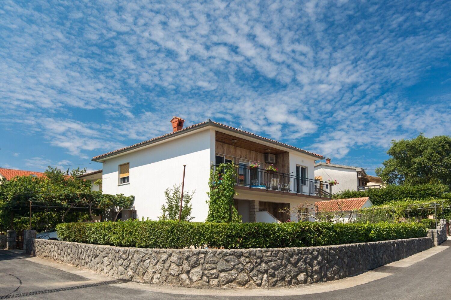 Apartments Kate - 100 M From Beach Malinska Exterior photo